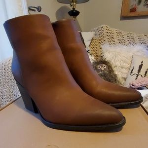 Naturalizer 6.5 Cognac Bootie Worn 1x!!!!